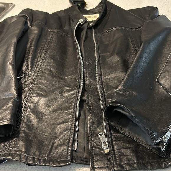 Vintage ladies leather jacket from the 80’s - Picture 12 of 15